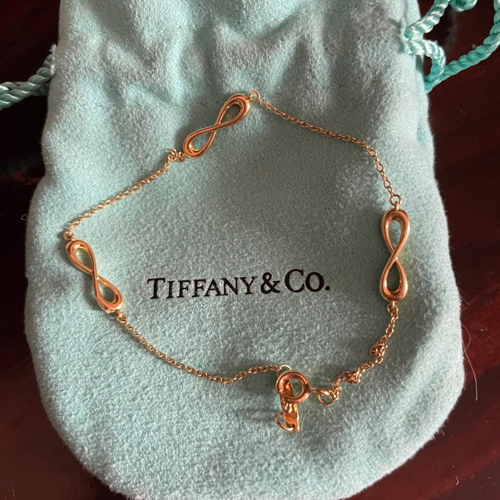 Tiffany and Co. 18k Gold Infinity Bracelet